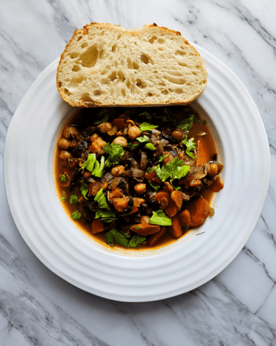 Sopa vegana de garbanzos y champiñones Klishi