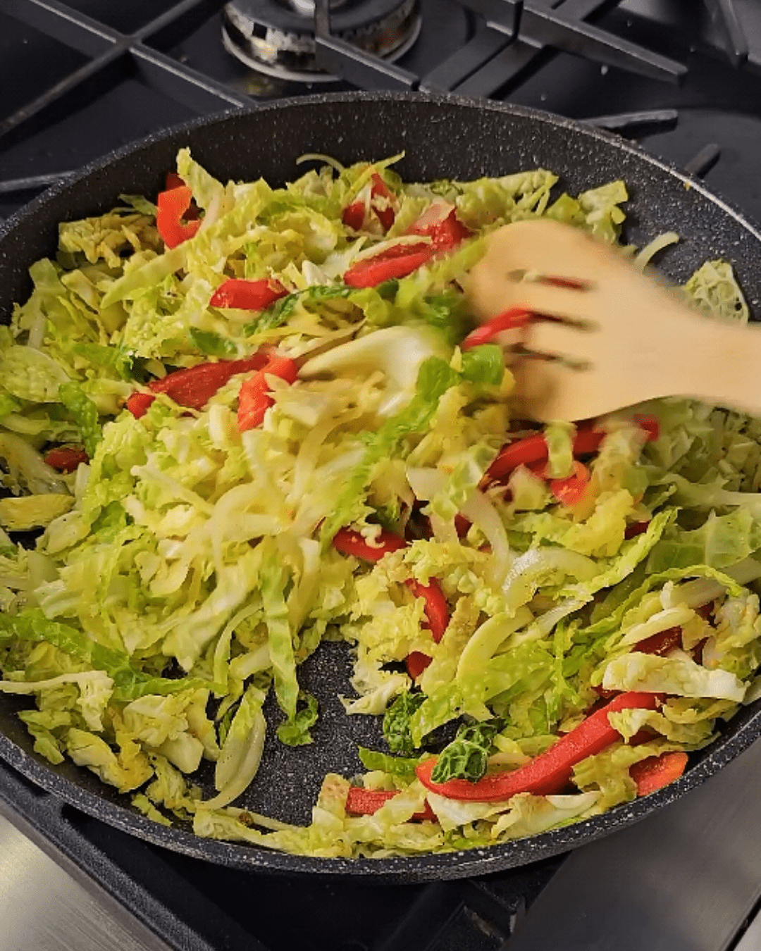 Cúrcuma salteada y repollo Klishi Savoy