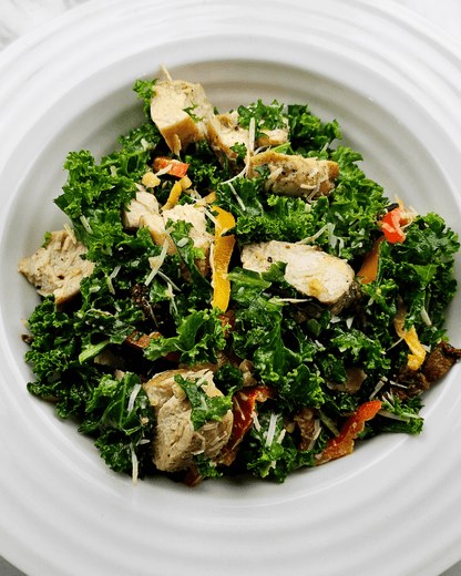 Ensalada Klishi de pollo y verduras