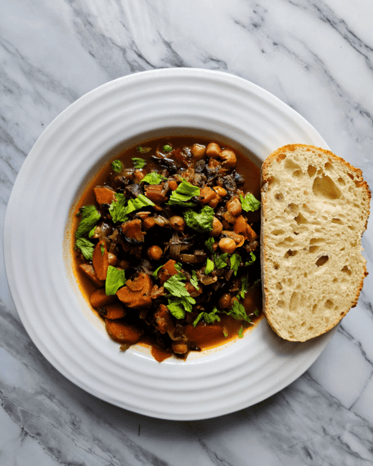 Sopa vegana de garbanzos y champiñones Klishi